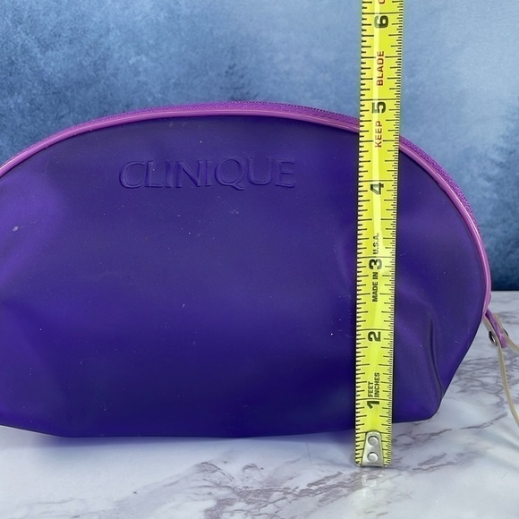 Clinique Cosmetic Bag - Picture 10 of 11